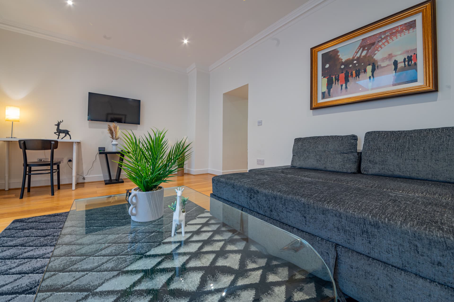The Russel Square Apartment by Aureva